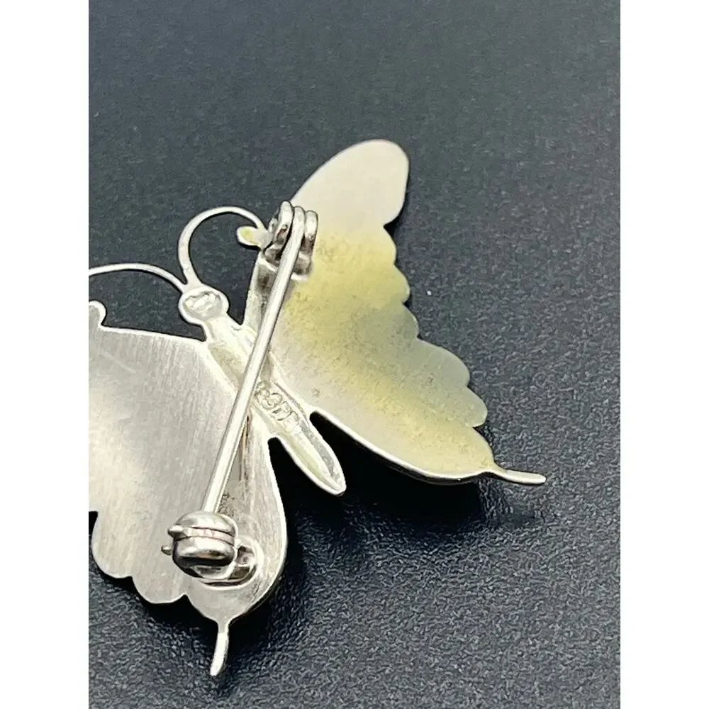 Unbranded sterling silver